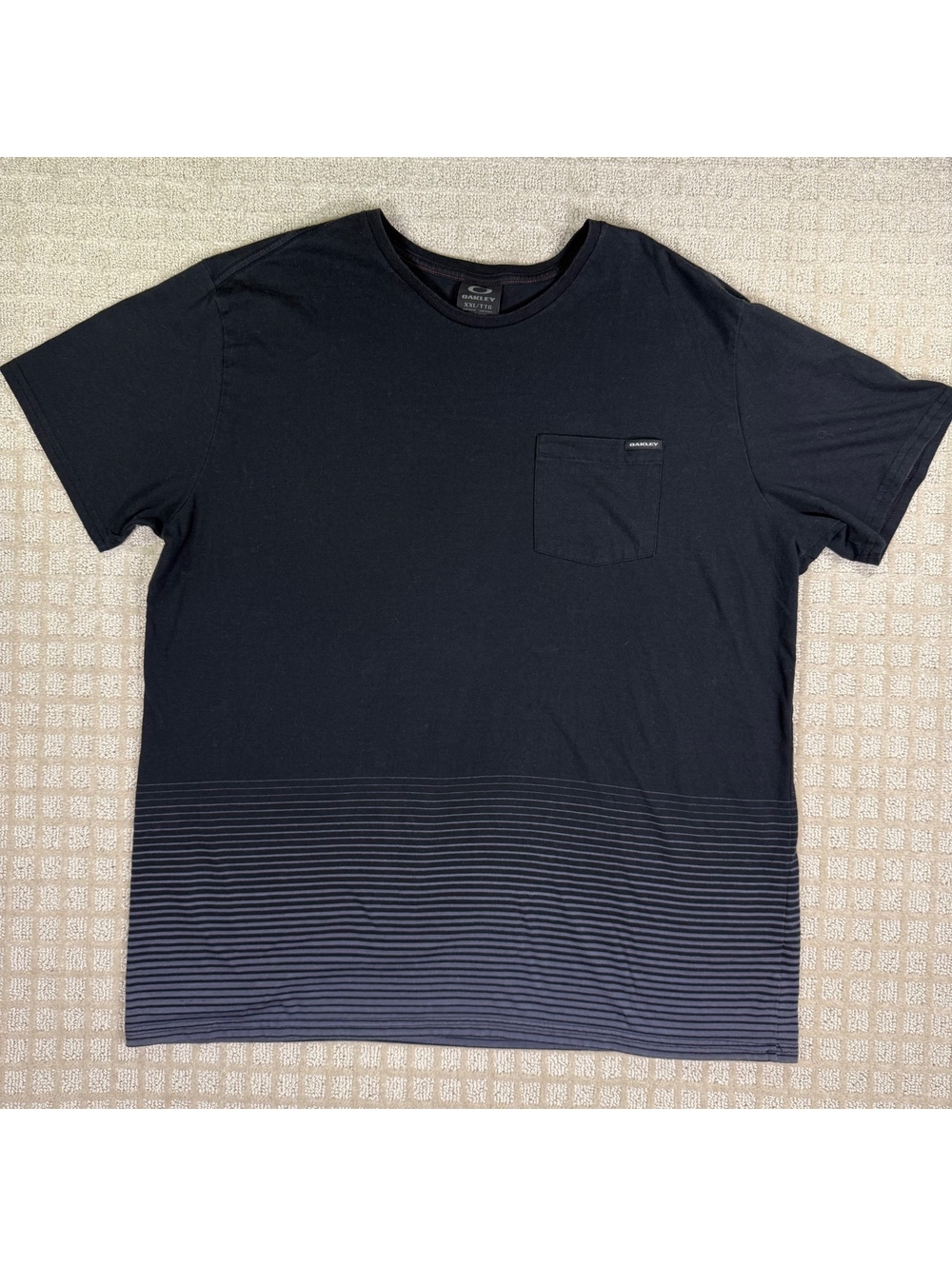 Oakley black striped hem pocket T-shirt XXL